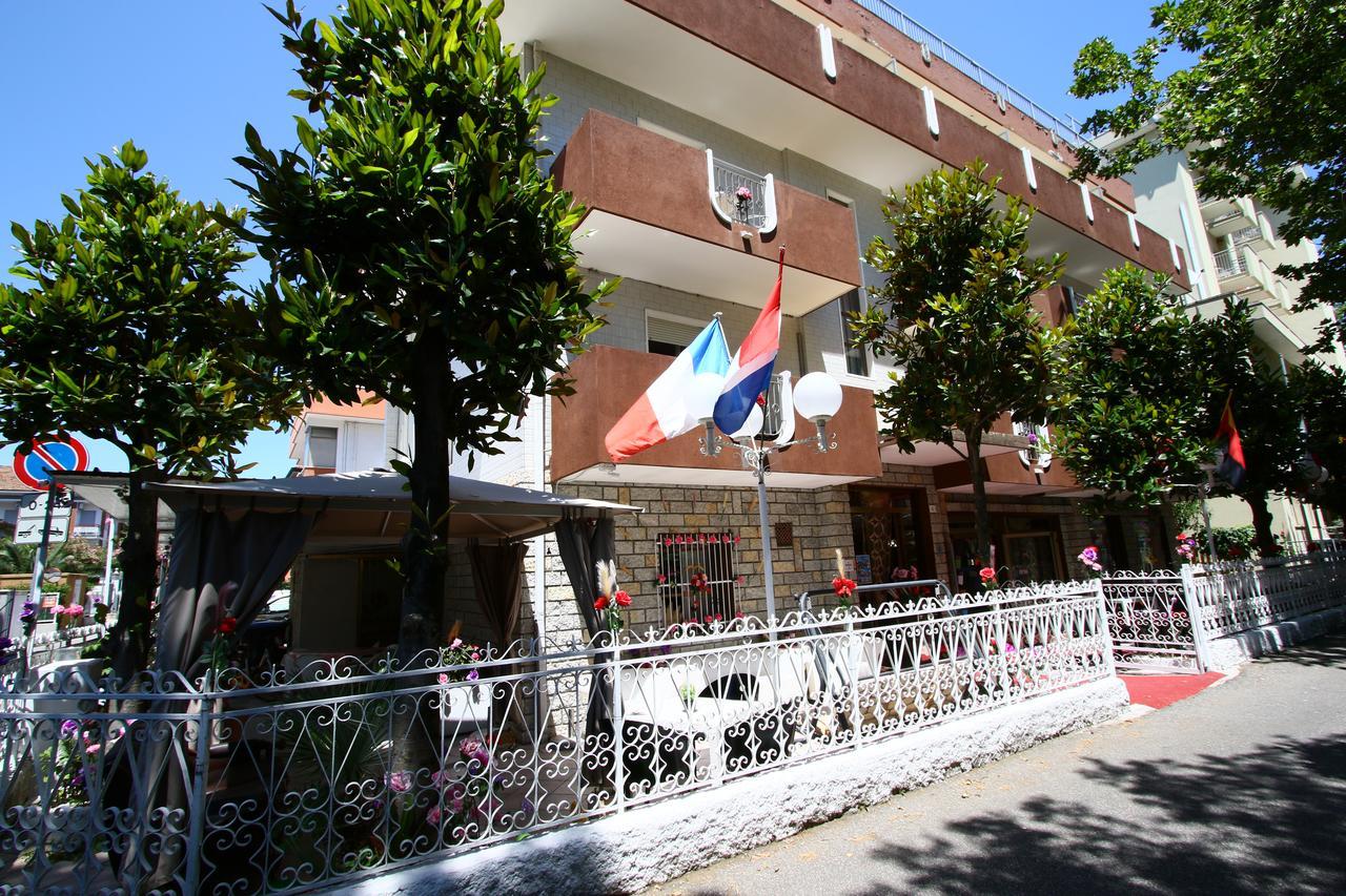 Hotel Emanuela Rimini Exterior photo